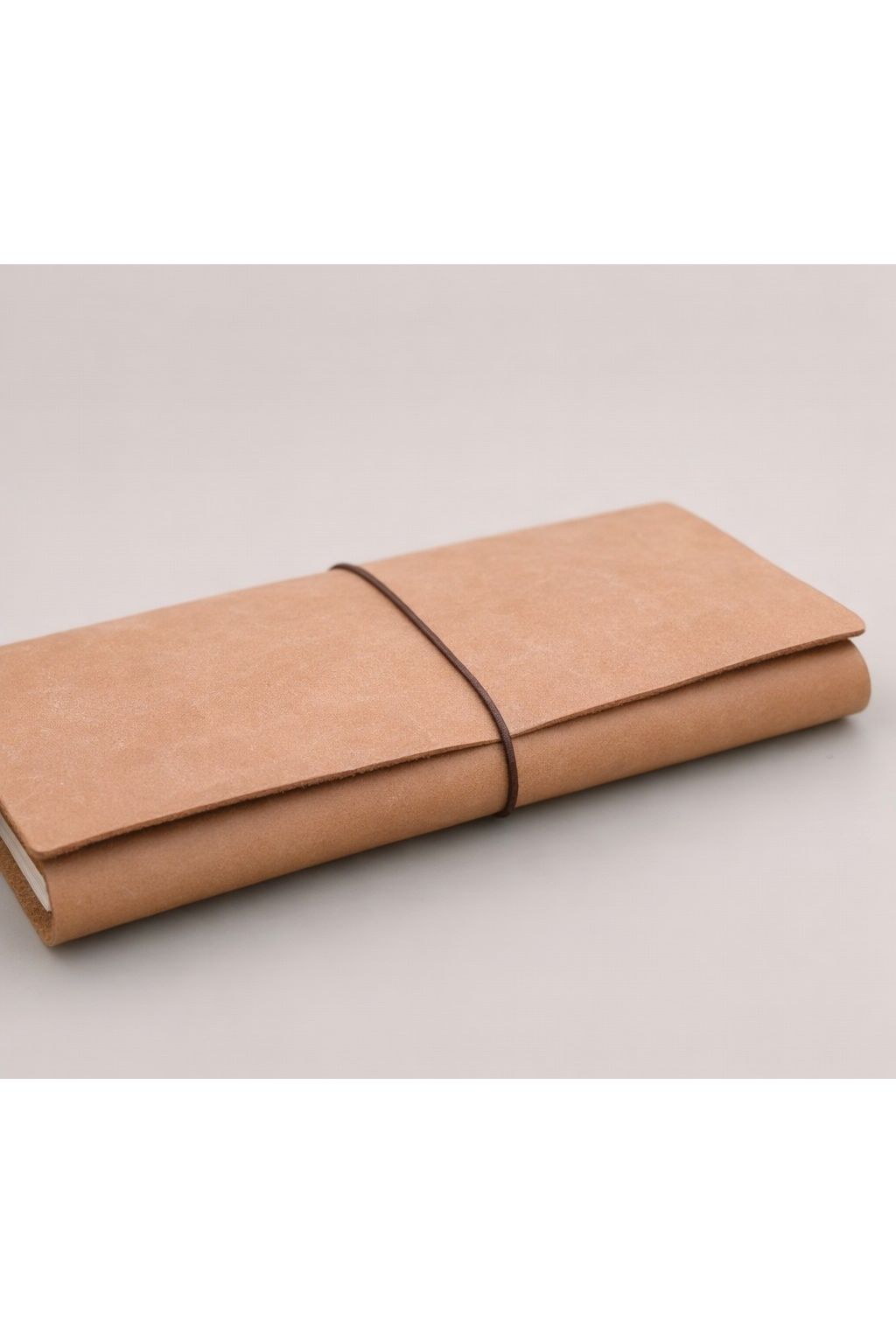 Traveller's (Traverller's Notebook) tri-fold size leather journal cover Beach Sand / Tan colour opening
