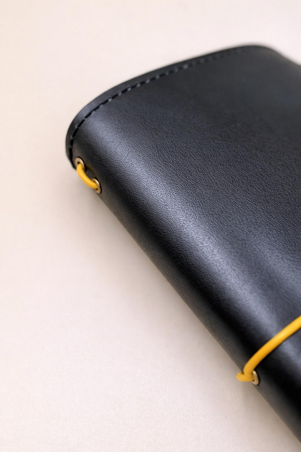 Traveller's (Traverller's Notebook) size leather journal cover Jet Black colour spine and side view